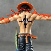 🔥 Figurine Portgas D. Ace LED | Flamme Légendaire avec Base Lumineuse 🏴‍☠️✨